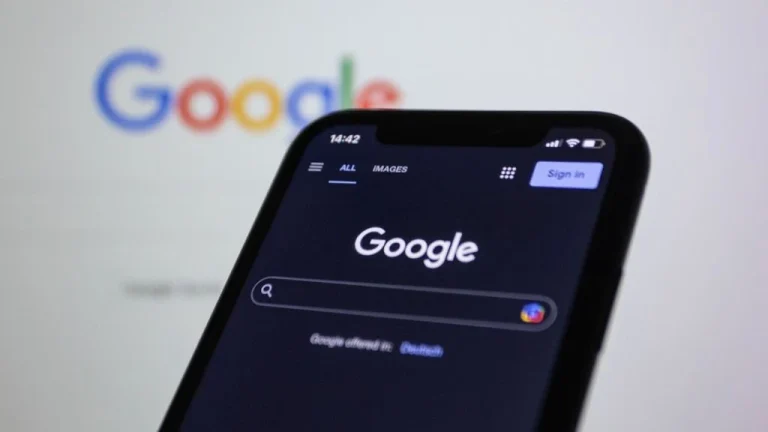 Смартфон сідає за кілька годин: які застосунки Google винні найчастіше