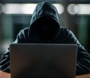 Сайти урядів, лікарень і шкіл відключають по всій Європі: що сталося